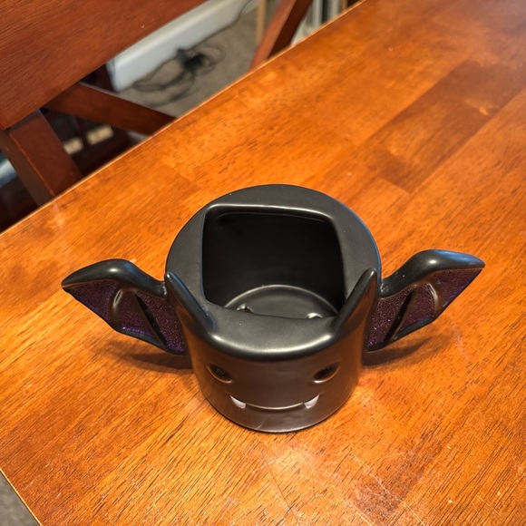 Bath & Body Works Black Bat Ceramic soap Holder - Picture 2 of 3
